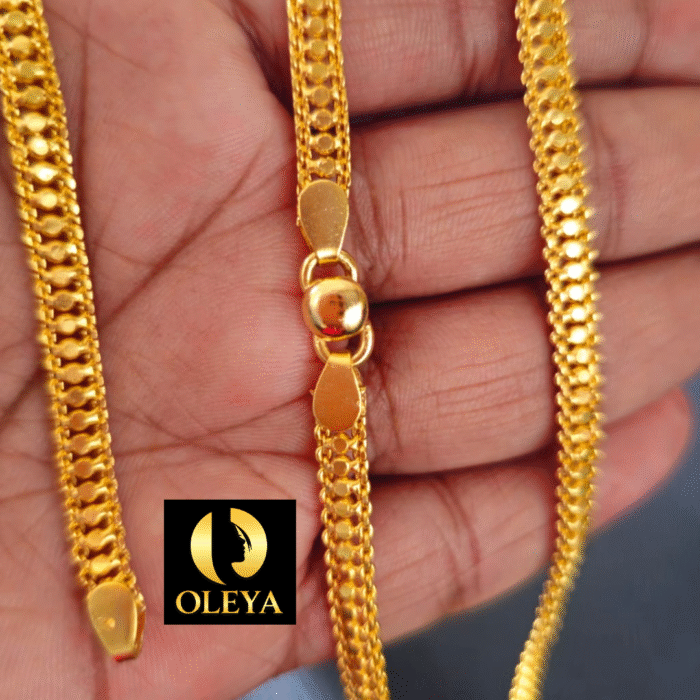 Gold-plated anklet with sleek and modern design